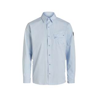*PITCH shirt in the color sky blue. Cannot be combined with other discounts or promotions. (RRP €160 | Outlet price €106)