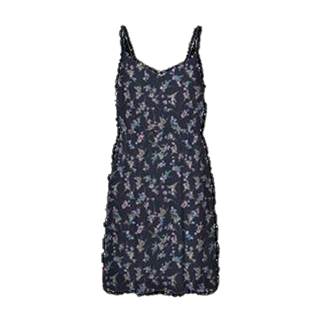 *Dress. While stock lasts. Cannot be combined with other discounts. (RRP €19.99 | outlet price €13.99)