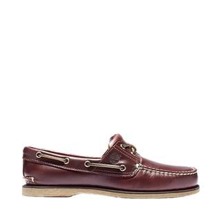 *Classic men's boat shoe in the color brown. Cannot be combined with other discounts or promotions. (RRP €150 | Outlet price €103)