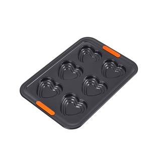 *Heart baking mold 6, tiered or with writing. Cannot be combined with other discounts or promotions. (RRP €40 | Outlet price €28)