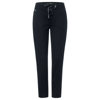 *Pants in different colors. Cannot be combined with other discounts or promotions. (RRP €59.99 | Outlet price €39.99)