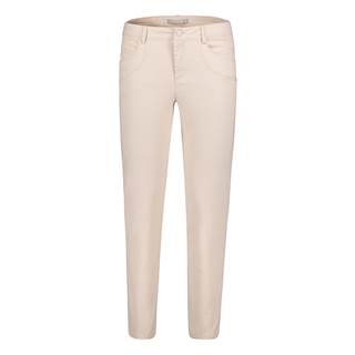 *Pants. Cannot be combined with other discounts or promotions. (RRP €69.99 | Outlet price €47.99)