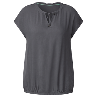 *Blouse. Cannot be combined with other discounts. (RRP €35.99 | outlet price €24.99)