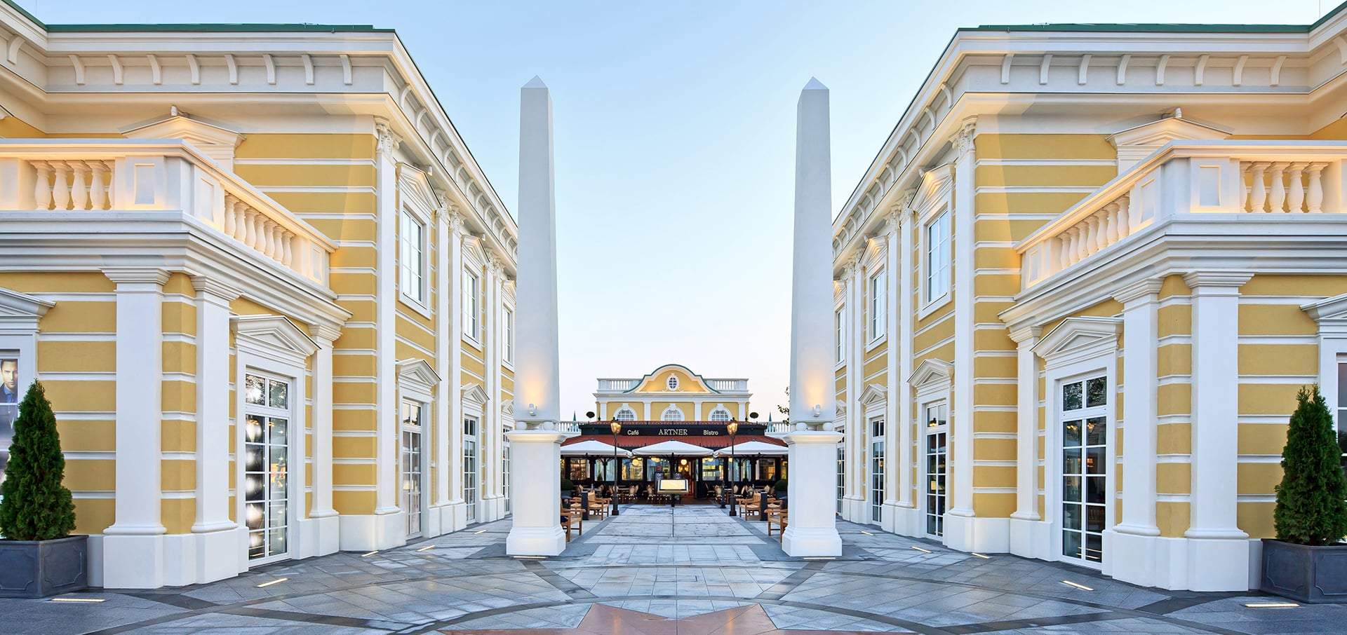 Pandorf Designer Outlet courtyard