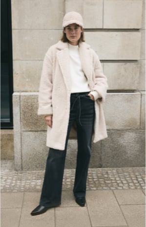 item.ImageAlternativeTextWithFallback