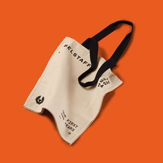 *On a purchase value of €200, follows an exclusive free tote bag. Cannot be combined with other discounts, 