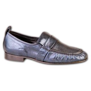 *"Penny", women's loafer, in 2 different colors. While stock lasts. Cannot be combined with other discounts. (RRP €260 | outlet price €180)