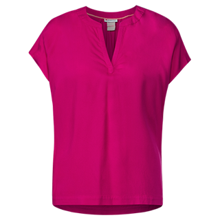 *Blouse. While stock lasts. Cannot be combined with other discounts. (RRP €29.99 | outlet price €19.99)