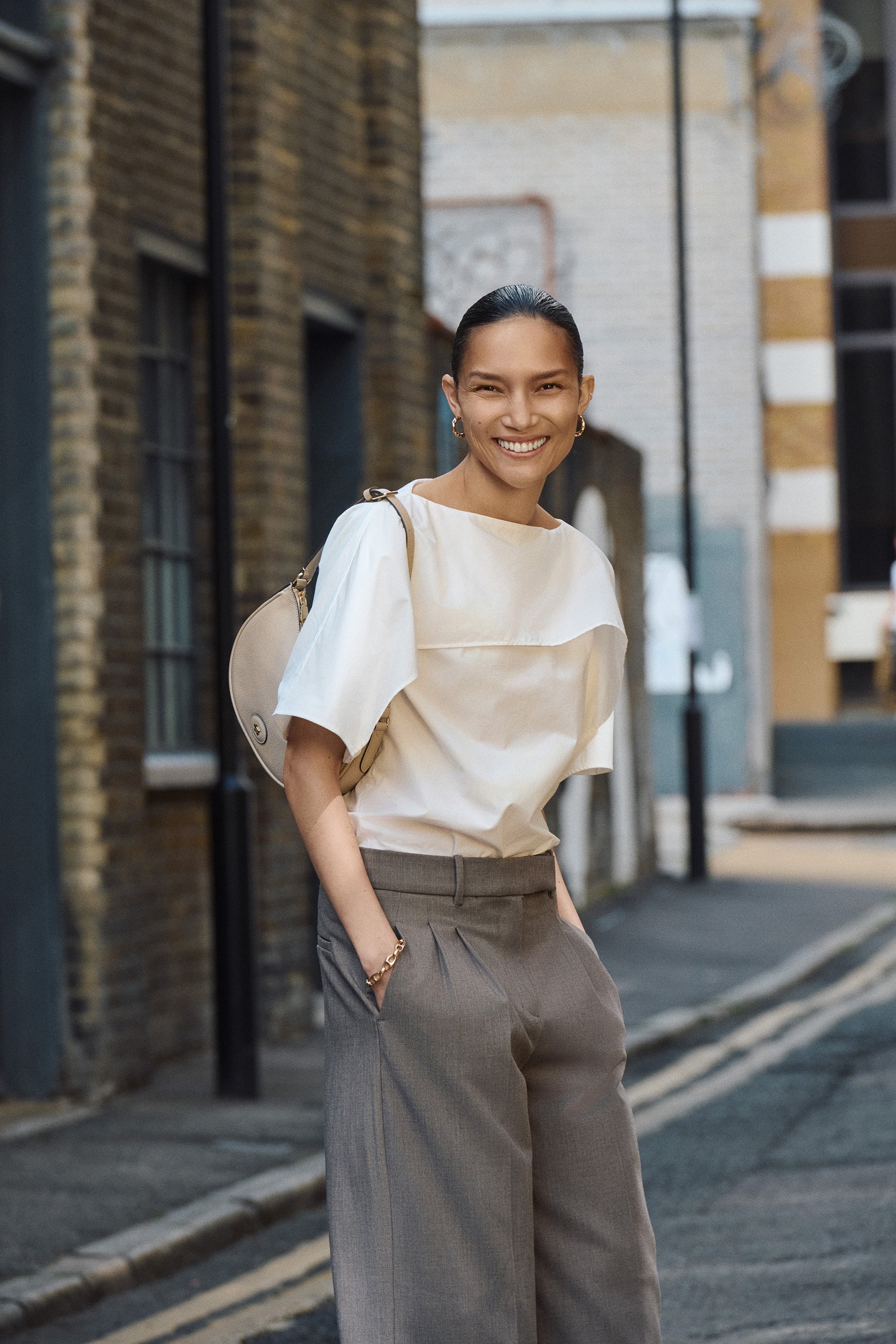 item.ImageAlternativeTextWithFallback