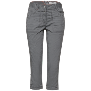 *Pants in different colors (RRP €59,99 | Outlet €39,99)