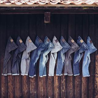 *purchase 2/3 denim items for €129/€89.