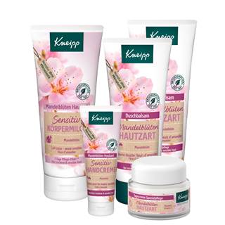Almond blossom set | Outlet price € 27,45 | with each Almond blossom set you receive a toiletry bag for free