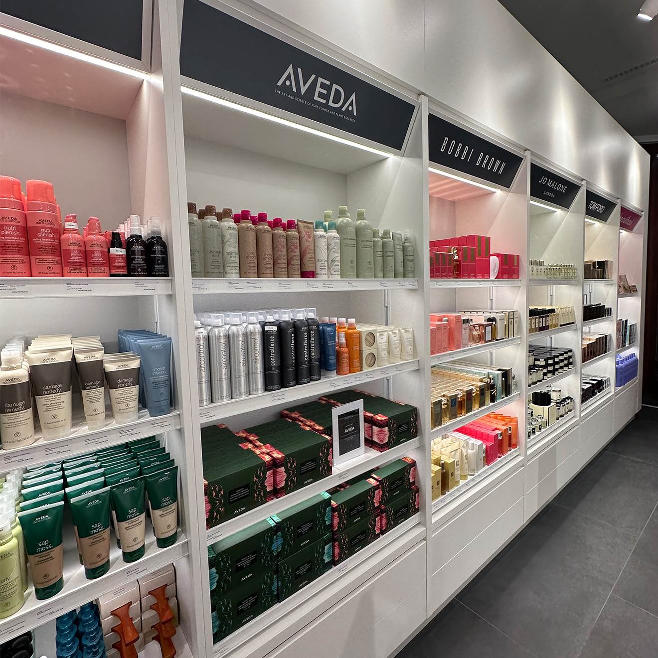 THE COSMETICS COMPANY