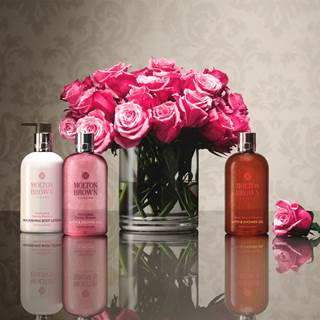 Rosa Absolute body wash or Laddanum body was for £10 with any purchase. 