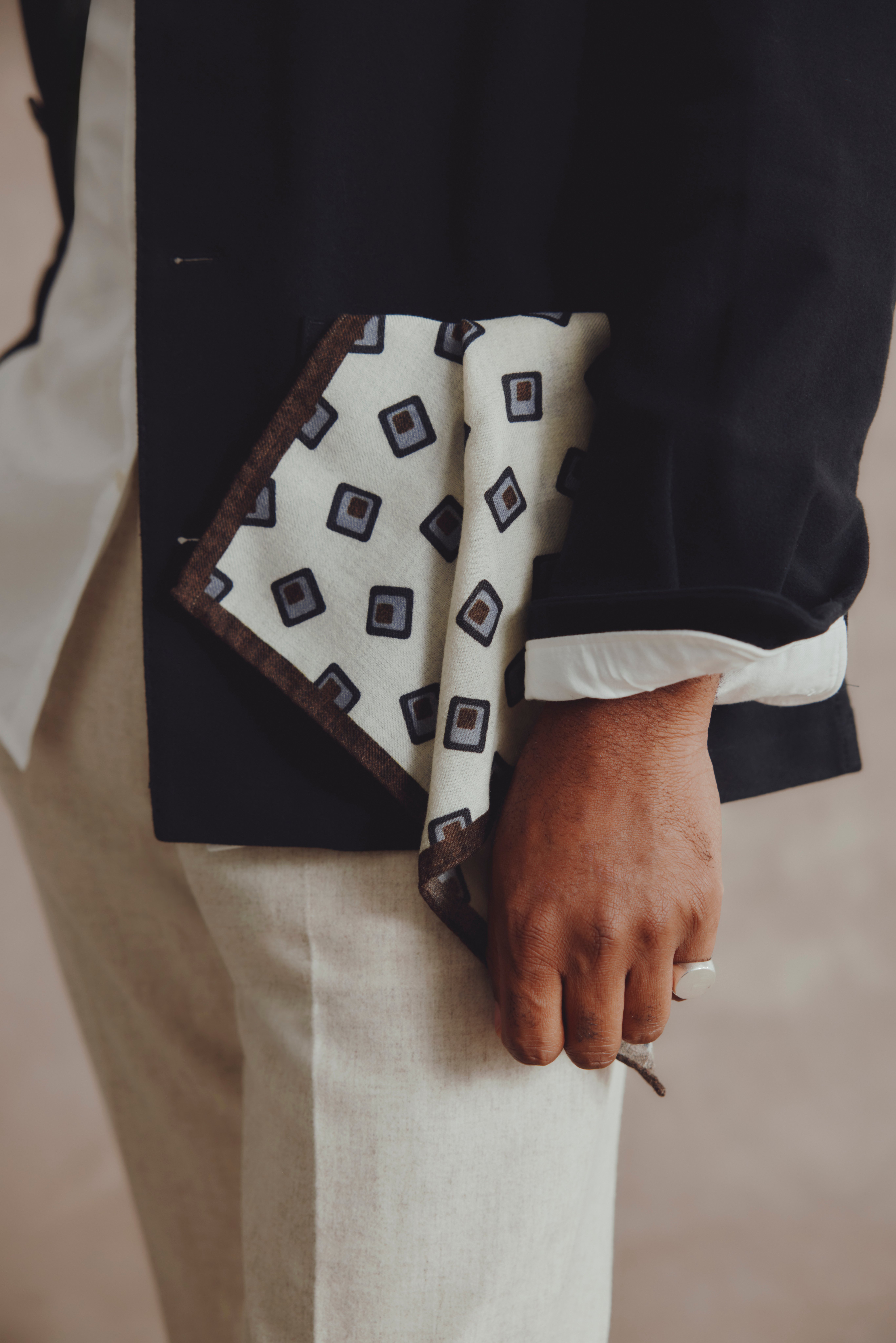 item.ImageAlternativeTextWithFallback