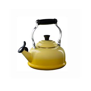 Kettle Classic,enameled steele, 1.6l, in the colours citrus or oven red | RRP € 109 | Outlet € 76,30