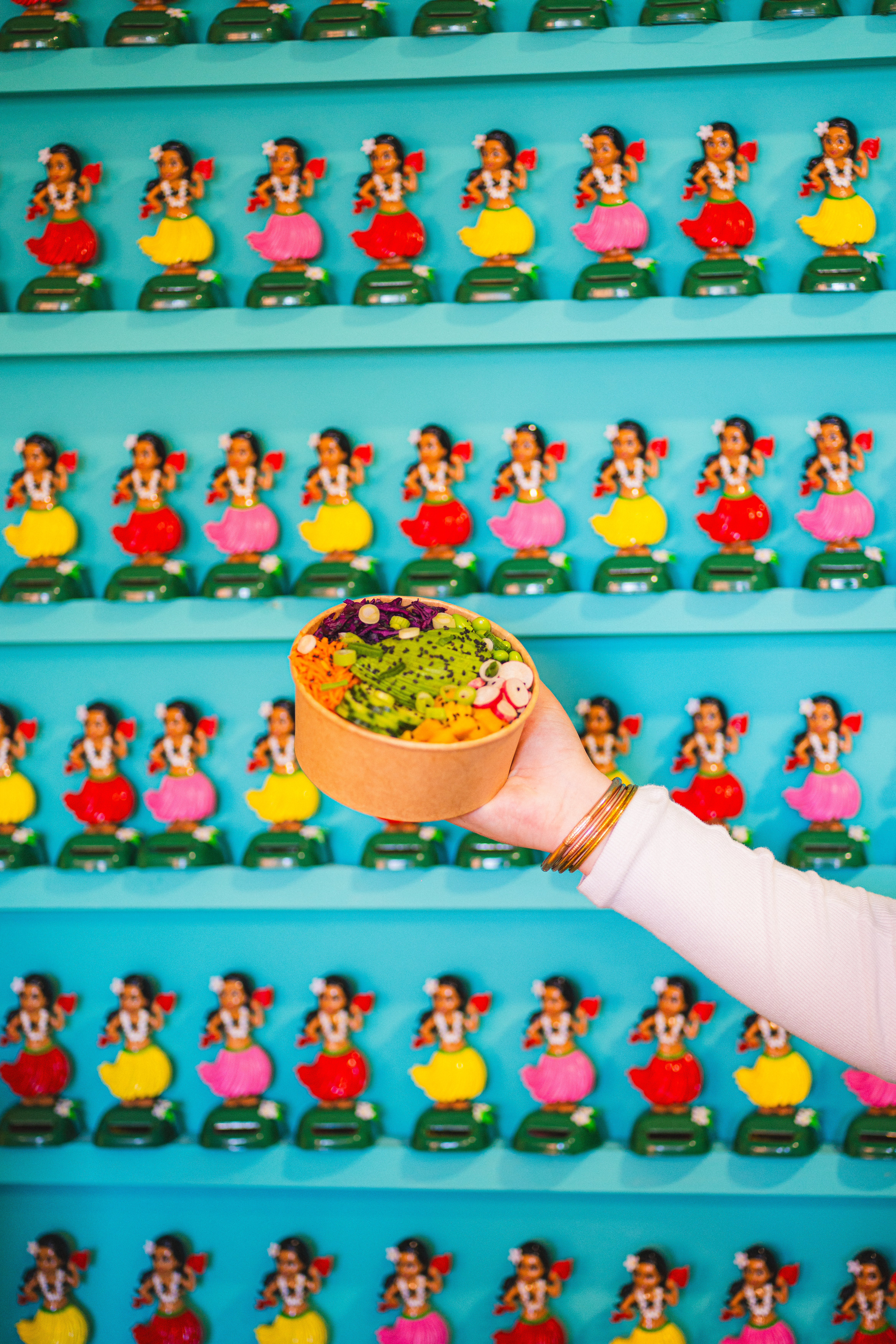 item.ImageAlternativeTextWithFallback