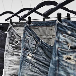 *Purchase 2/3 jeans or cargo pants for €129/€179. 